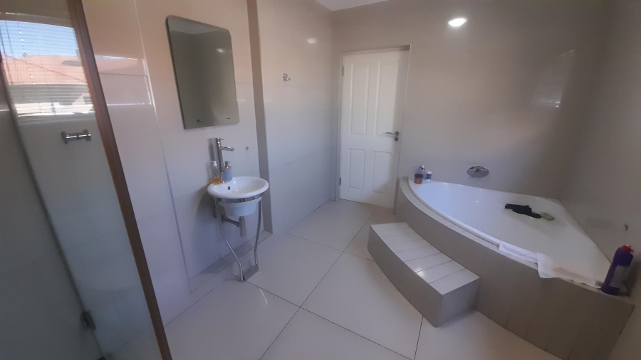 4 Bedroom Property for Sale in Birdwood Estate North West